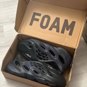 Adidas yeezy foam runner size 10